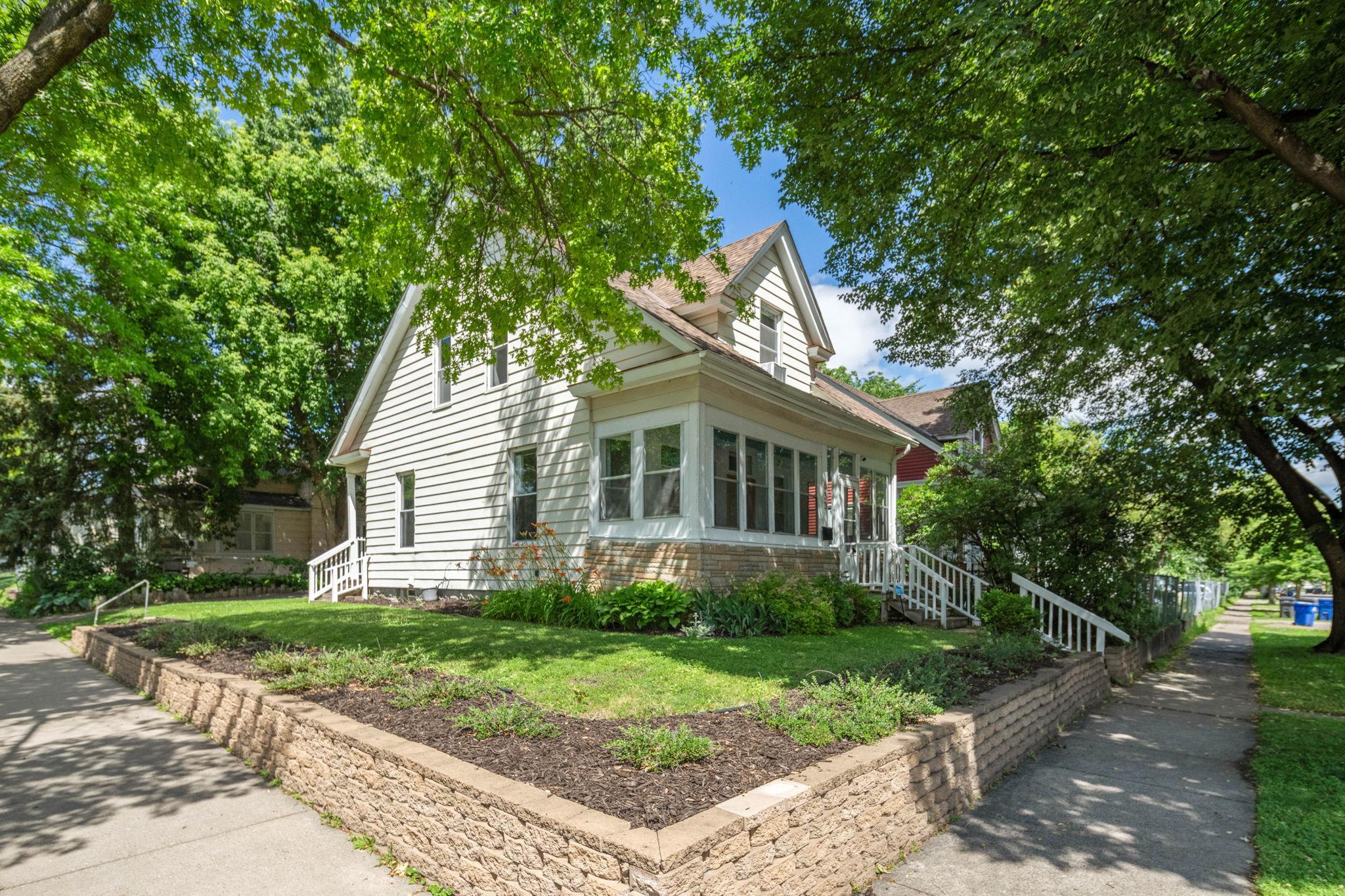 633 Kent Street