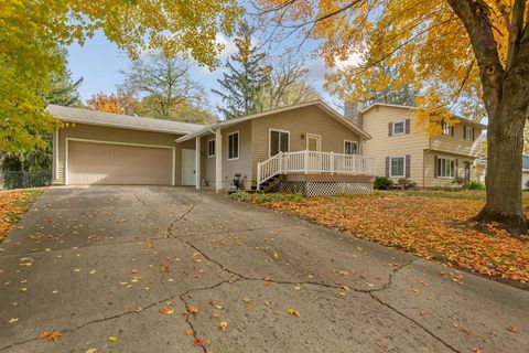 Photo of 1203 Wellington Avenue, Faribault, MN 55021 (MLS # 6801551)