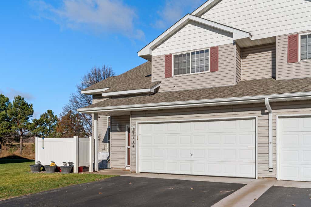 Photo of 1824 Bridgewater Boulevard S, Cambridge, MN 55008 (MLS # 7112193)