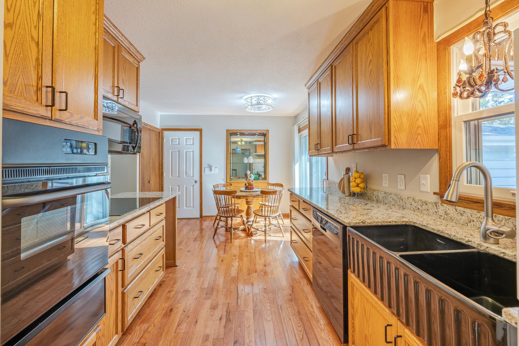 1913 E 86 1/2 Street