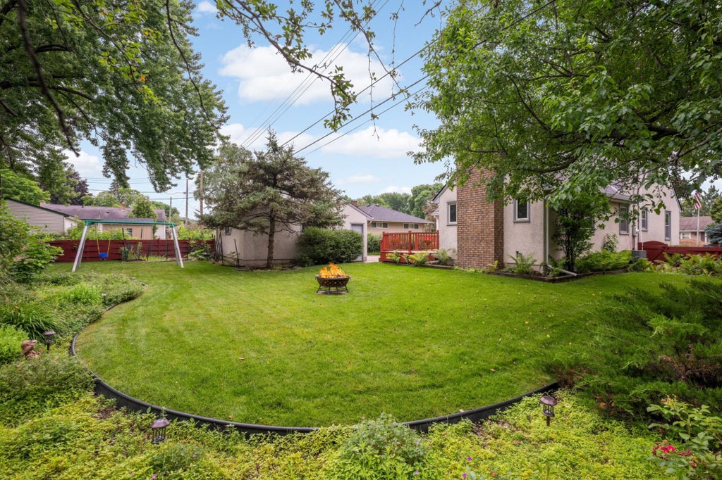 Photo of 333 Emerson Avenue W, West Saint Paul, MN 55118 (MLS # 7089554)