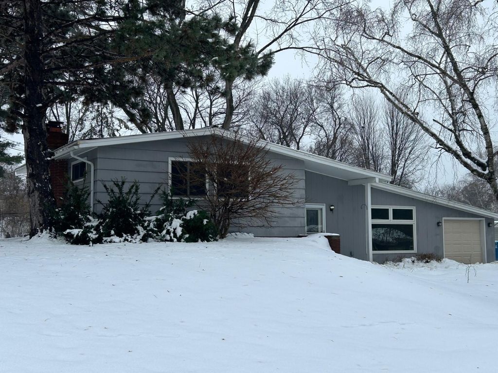Photo of 2366 Oak Lane, White Bear Lake, MN 55110 (MLS # 6823471)