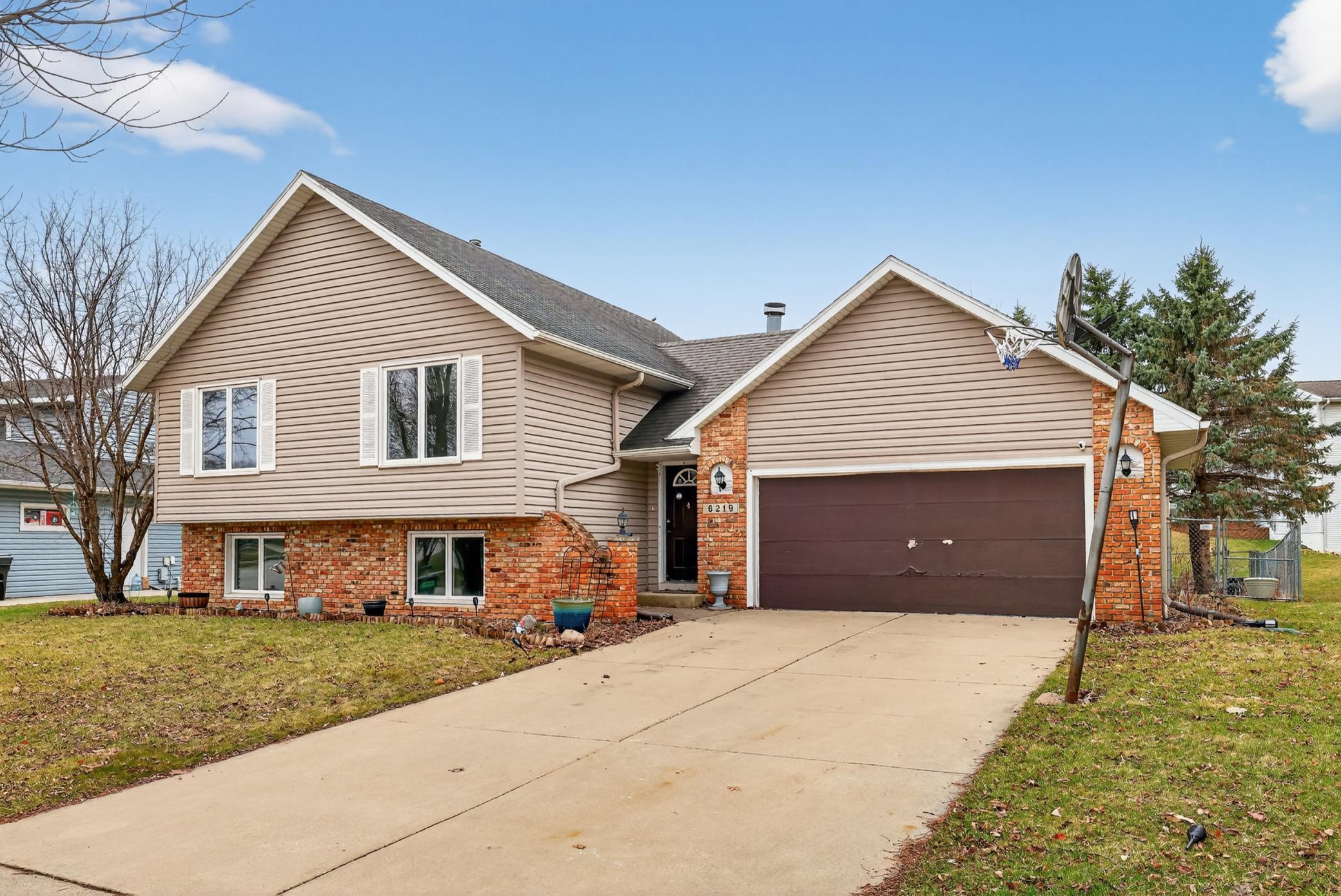 6219 Fairway Drive NW