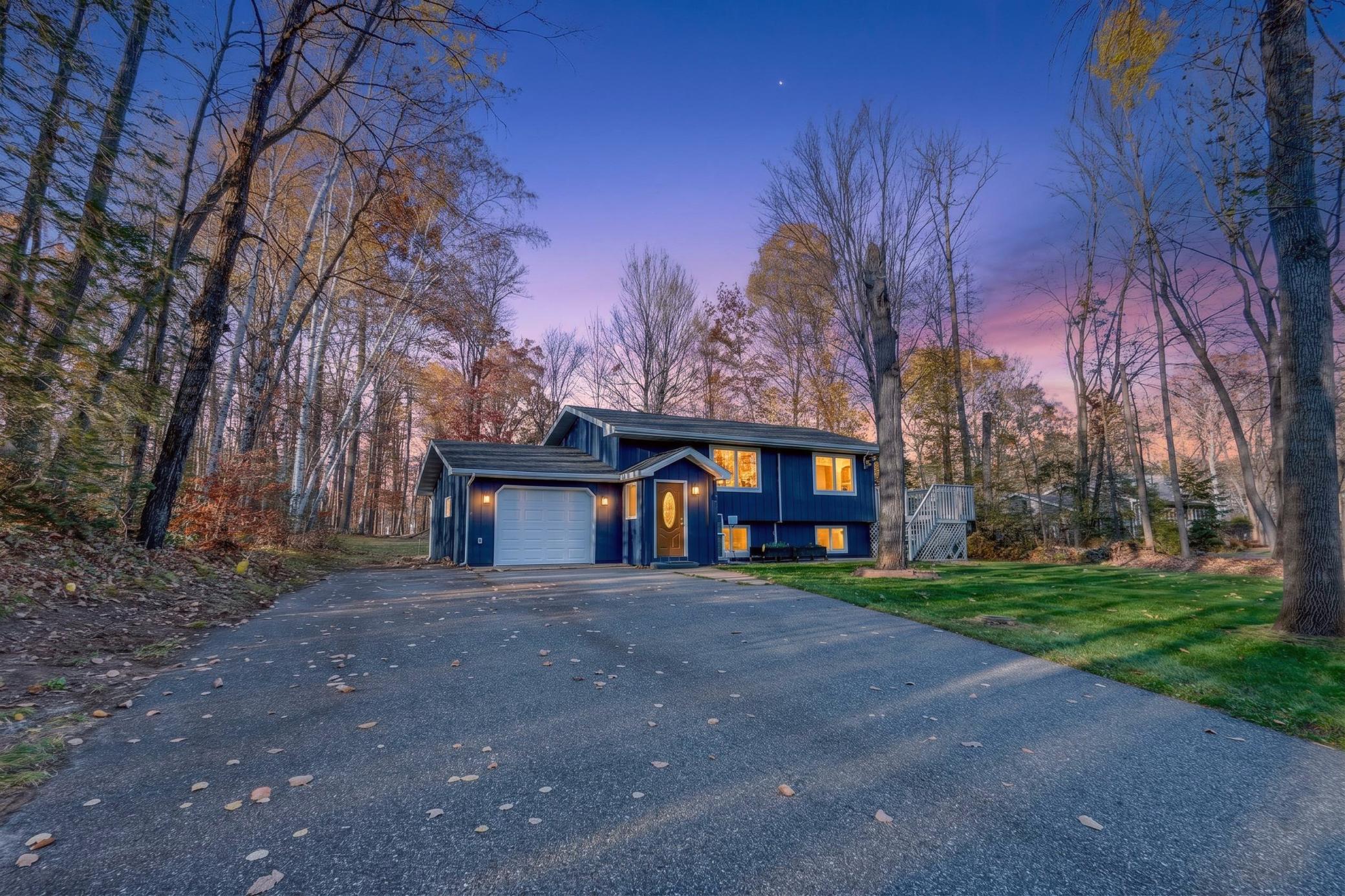 33438 Chippewa Dr