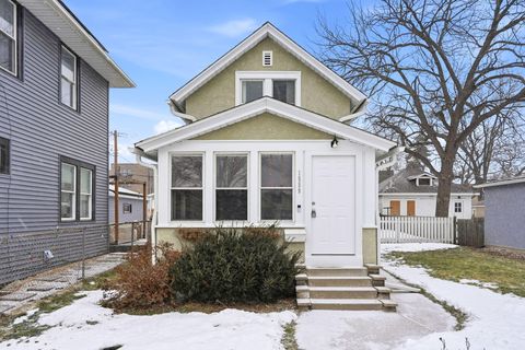 1559 Almond Avenue Saint Paul MN 55108