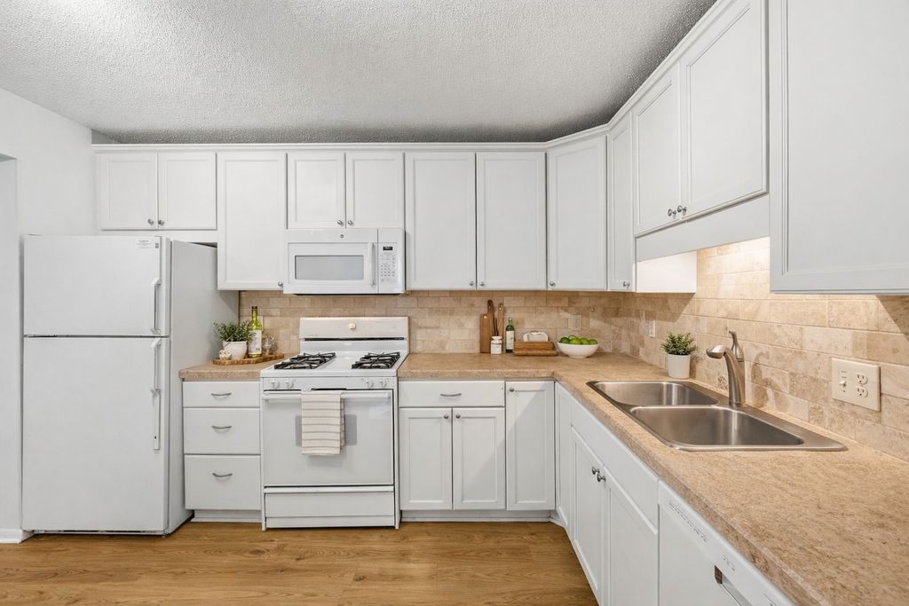 Photo of 4860 Park Commons Drive #211, Saint Louis Park, MN 55416 (MLS # 7044362)