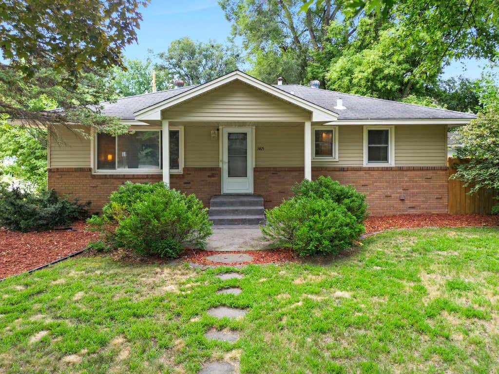 Photo of 1405 16th Street NW, New Brighton, MN 55112 (MLS # 7105356)