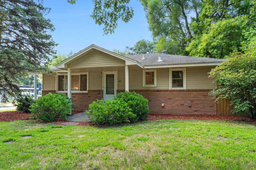 Photo of 1405 16th Street NW, New Brighton, MN 55112 (MLS # 7105356)
