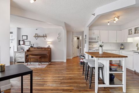 78 10th Street E 402 Saint Paul MN 55101