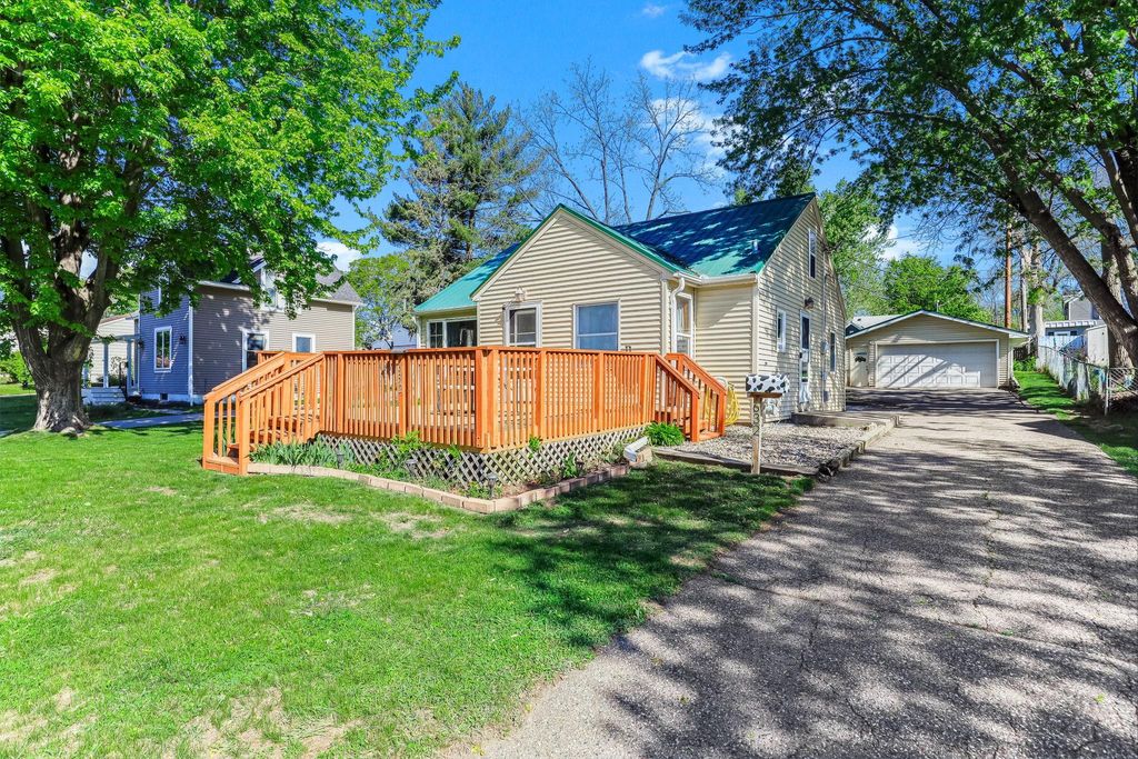 Photo of 632 7th Street W, Hastings, MN 55033 (MLS # 7064507)