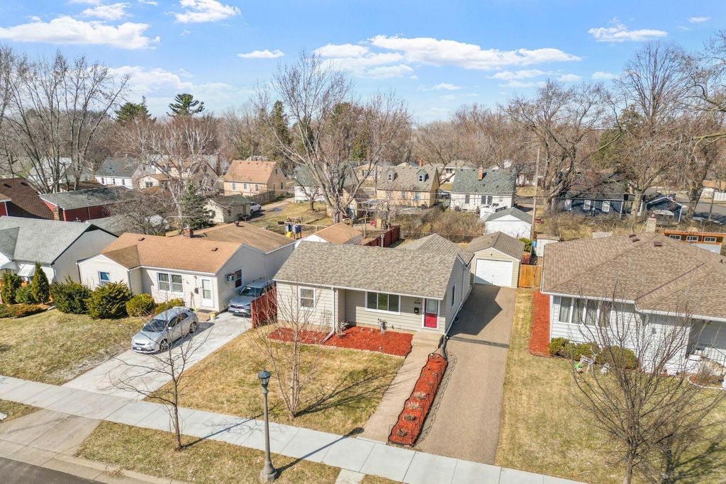 Photo of 2139 4th Street E, Saint Paul, MN 55119 (MLS # 7027122)