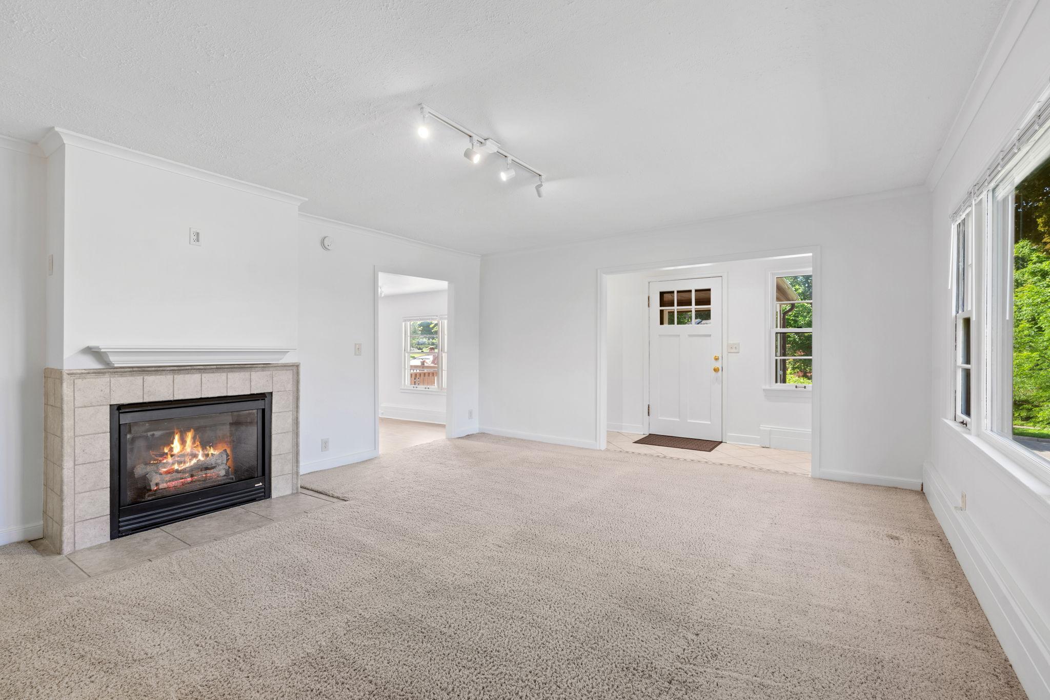 2216 W 57th Street