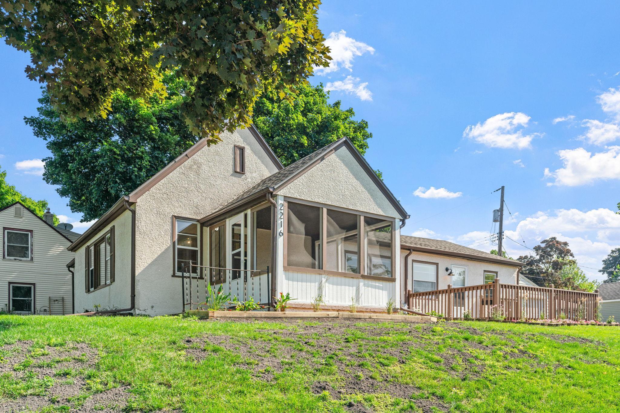 2216 W 57th Street