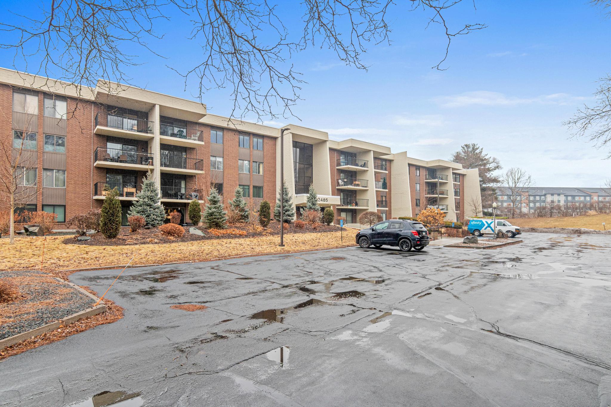 2485 Londin Lane E 315