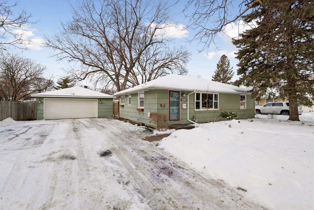 Photo of 9642 Columbus Avenue S, Bloomington, MN 55420 (MLS # 7009828)