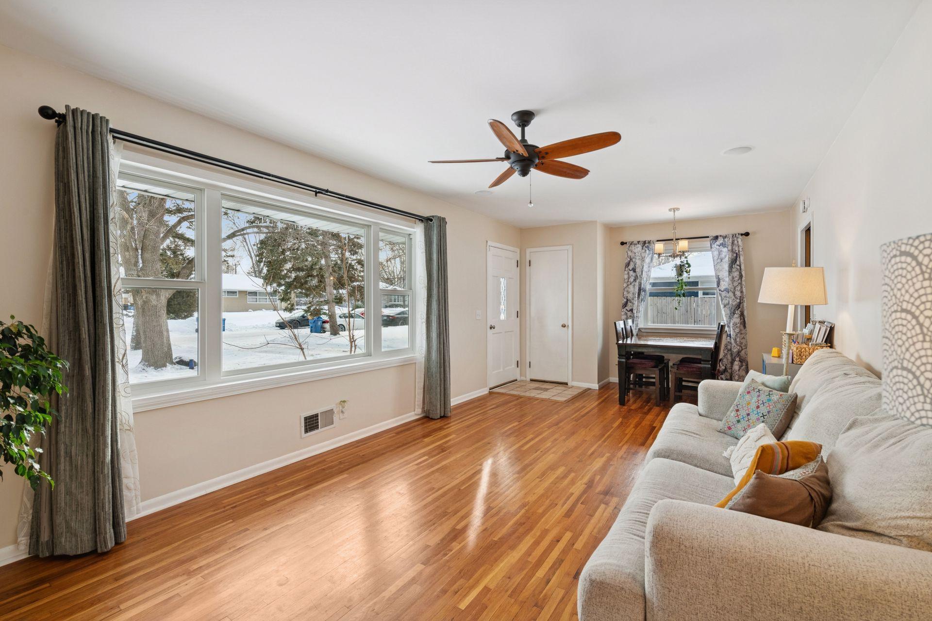 9642 Columbus Avenue S