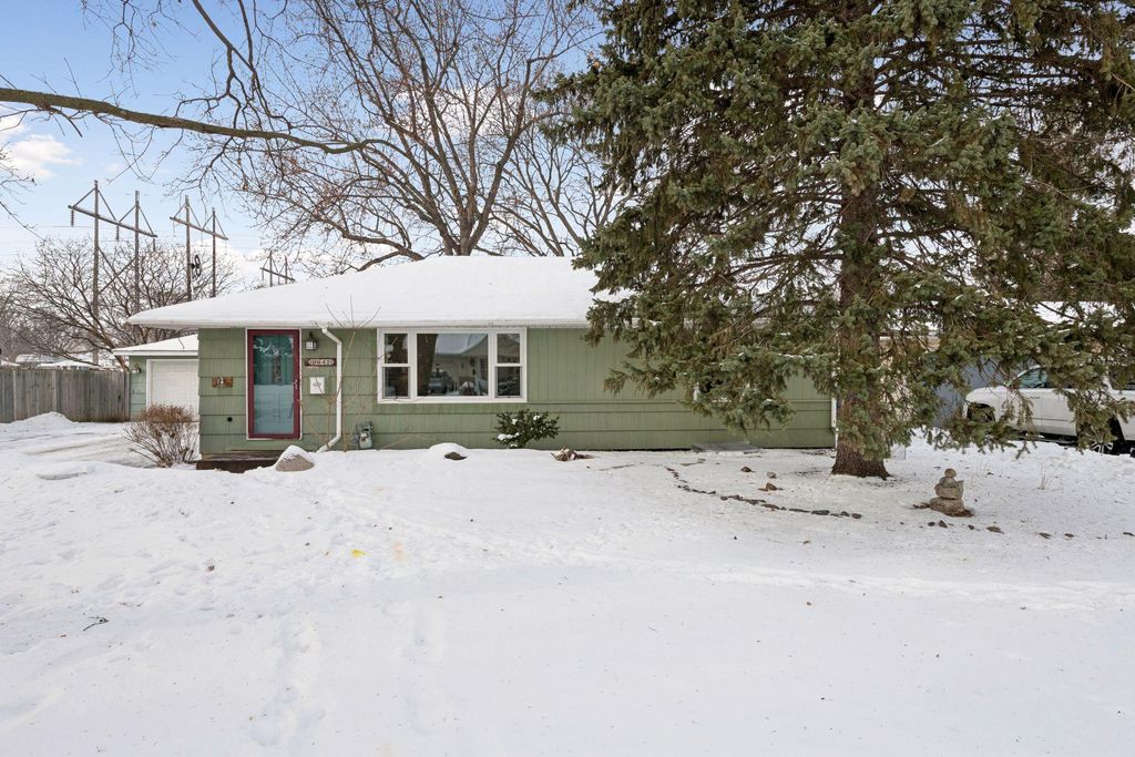 Photo of 9642 Columbus Avenue S, Bloomington, MN 55420 (MLS # 7009828)