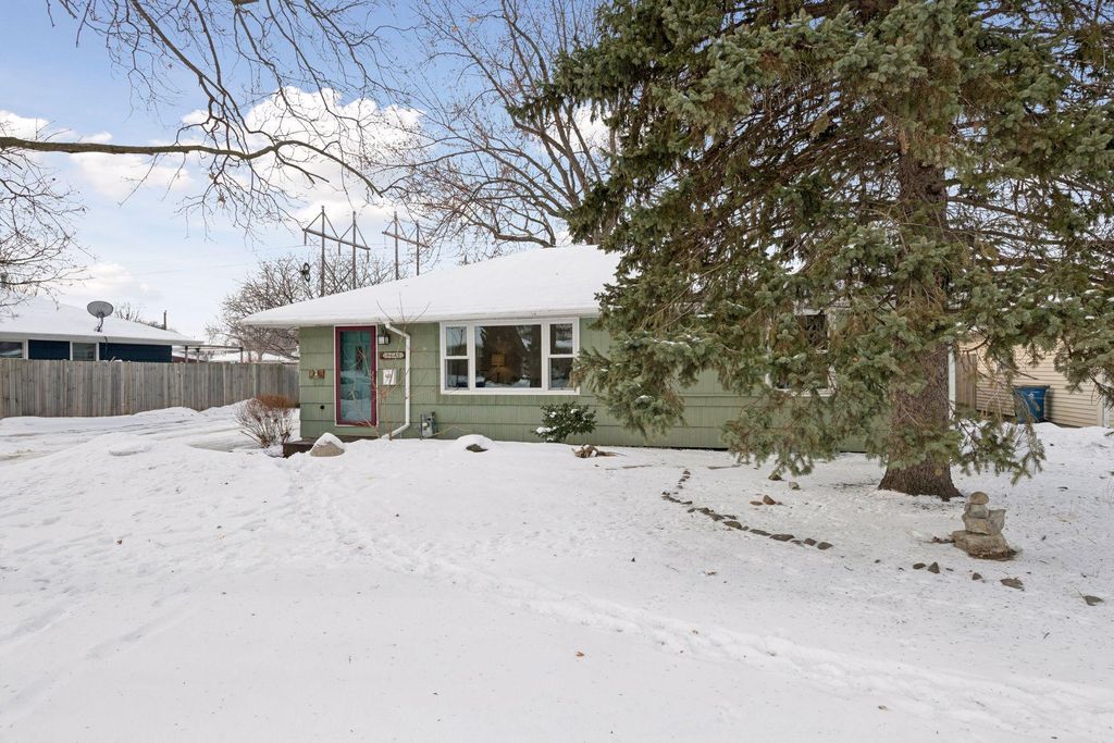 Photo of 9642 Columbus Avenue S, Bloomington, MN 55420 (MLS # 7009828)