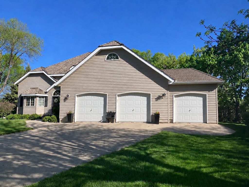 Photo of 1203 Parkside Drive, Marshall, MN 56258 (MLS # 7076217)