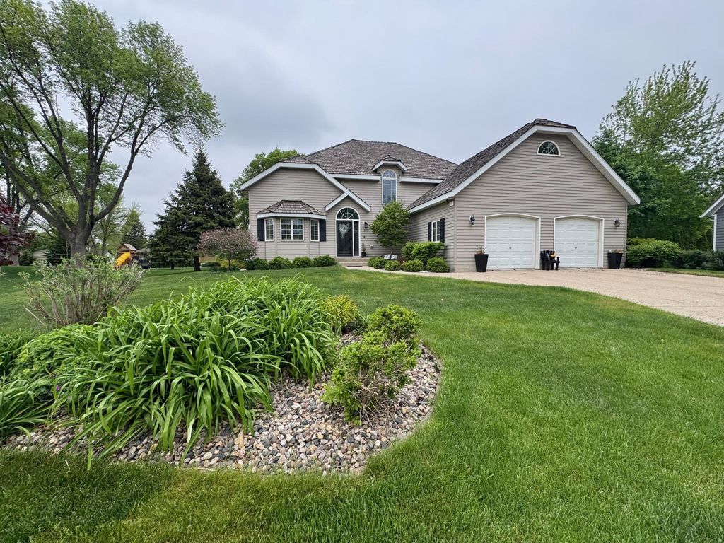 Photo of 1203 Parkside Drive, Marshall, MN 56258 (MLS # 7076217)