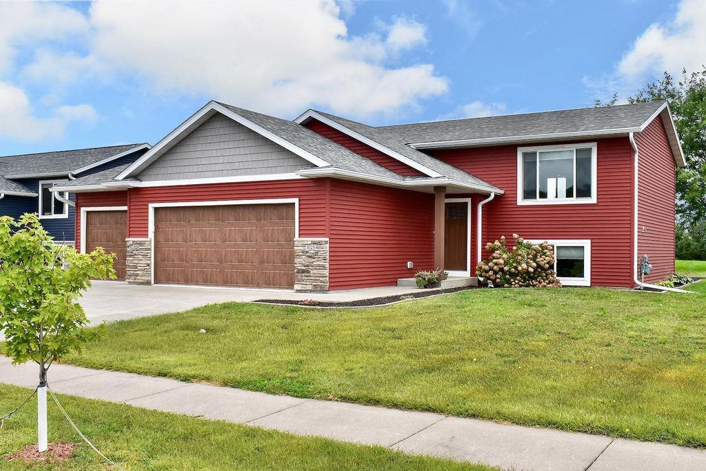 Photo of 1025 Majestic Street, Wabasha, MN 55981 (MLS # 7014258)