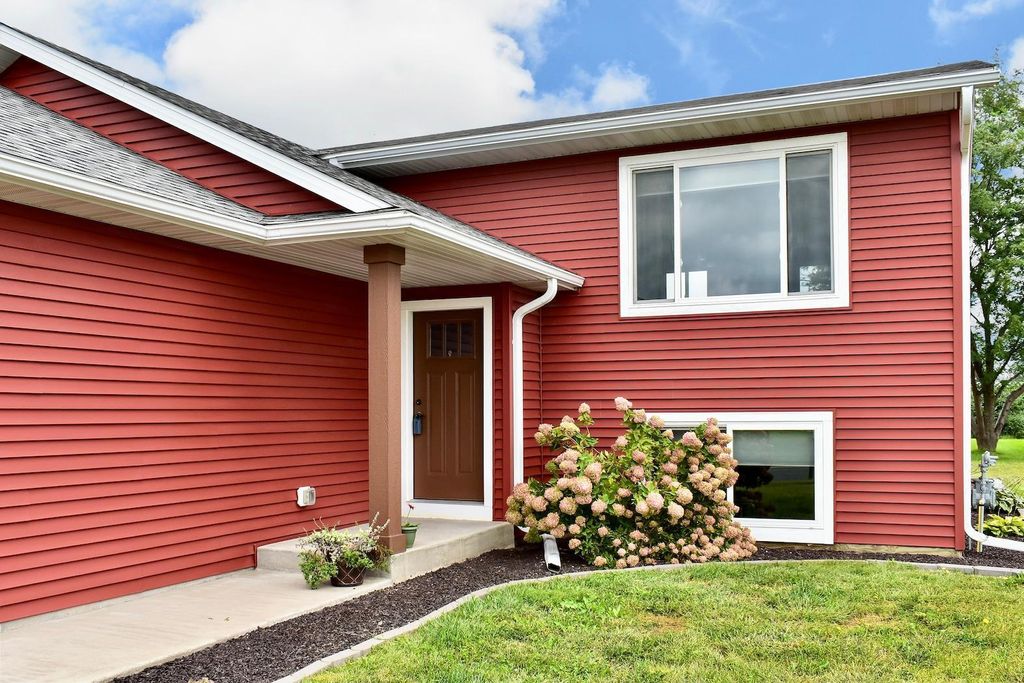 Photo of 1025 Majestic Street, Wabasha, MN 55981 (MLS # 7014258)