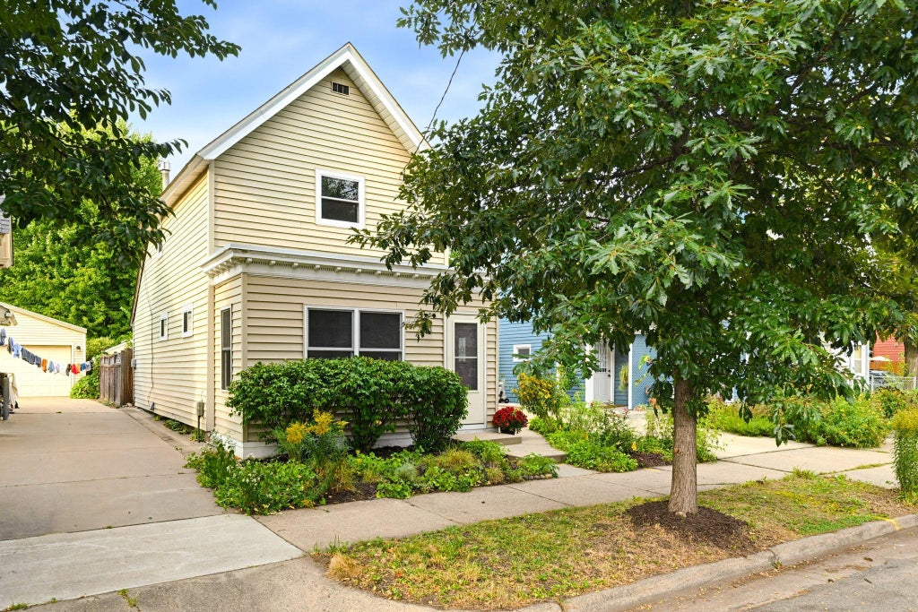 Photo of 2924 E 25th Street, Minneapolis, MN 55406 (MLS # 7140815)