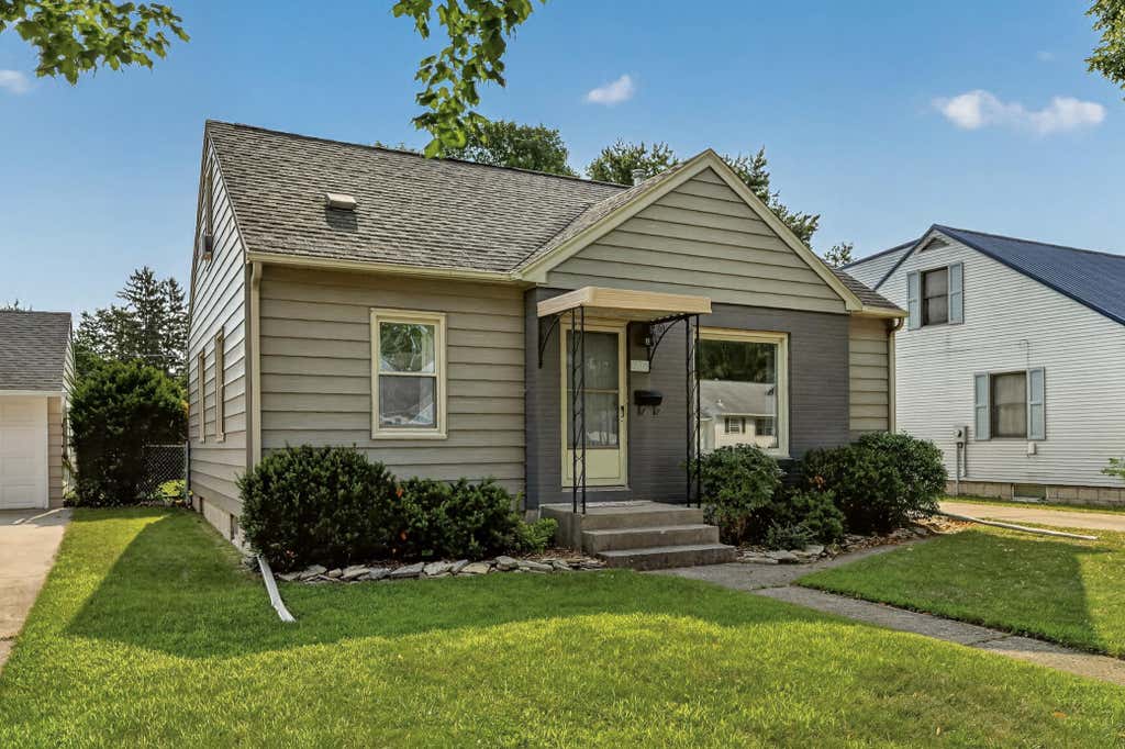 Photo of 724 14th Avenue NE, Rochester, MN 55906 (MLS # 7116596)