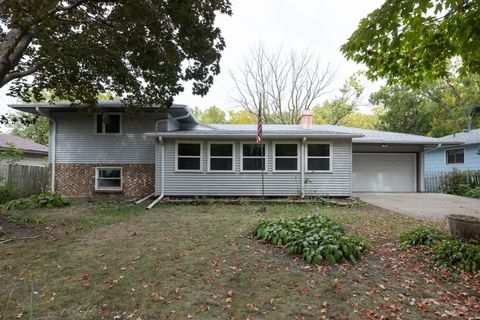 Photo of 2421 1st Avenue E, North Saint Paul, MN 55109 (MLS # 6439806)
