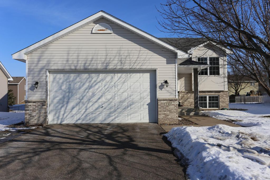 Photo of 710 Isanti Parkway NW, Isanti, MN 55040 (MLS # 7025183)