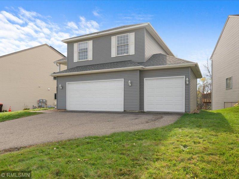 Photo of 8571 Savanna Oaks Lane, Woodbury, MN 55125 (MLS # 7167370)