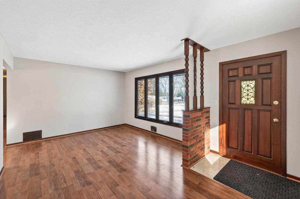 Photo of 6381 Rath Drive, Woodbury, MN 55125 (MLS # 6824178)