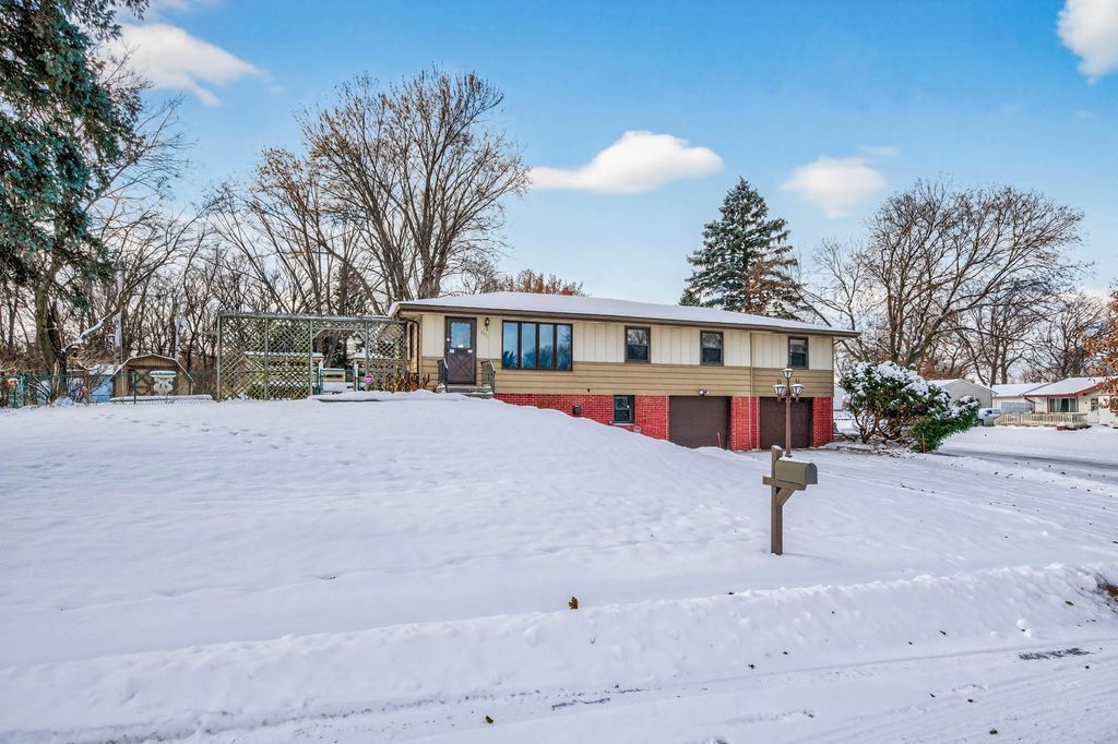 Photo of 6381 Rath Drive, Woodbury, MN 55125 (MLS # 6824178)