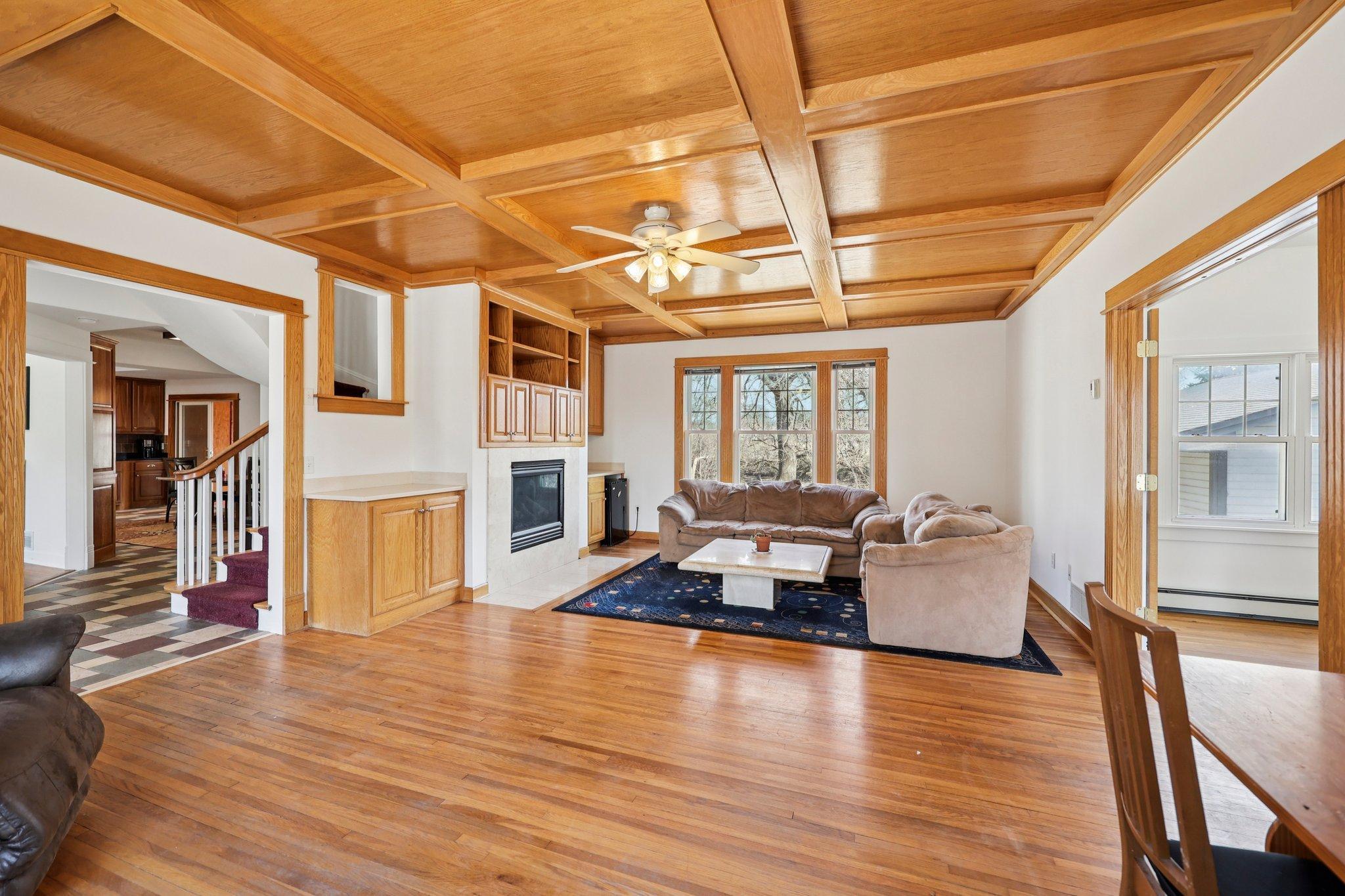 2306 N Ferry Street
