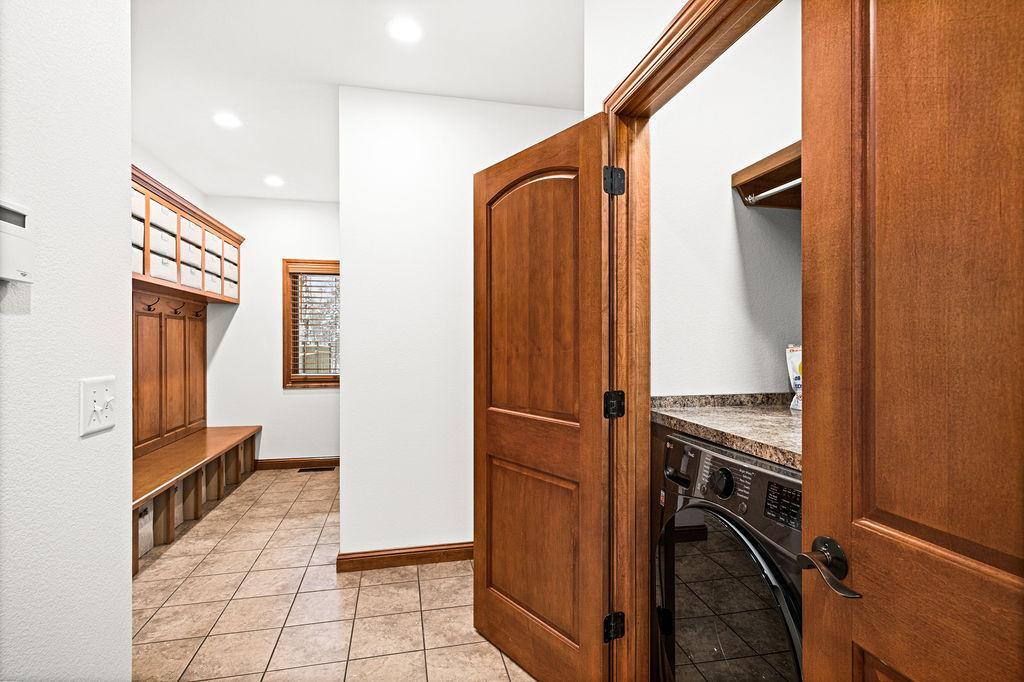 Duluth, Minnesota, 55811, United States, 6 Bedrooms Bedrooms, ,8 BathroomsBathrooms,Residential,Active,2013924