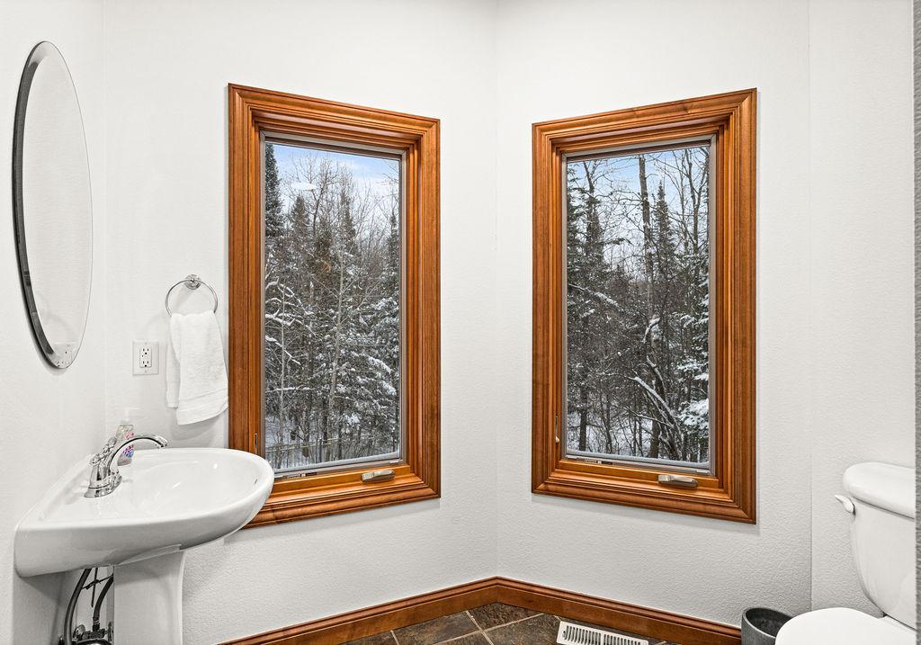 Duluth, Minnesota, 55811, United States, 6 Bedrooms Bedrooms, ,8 BathroomsBathrooms,Residential,Active,2013924