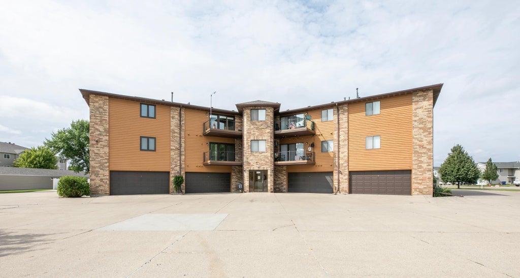 Photo of 3201 14th Street S #203, Moorhead, MN 56560 (MLS # 7140013)
