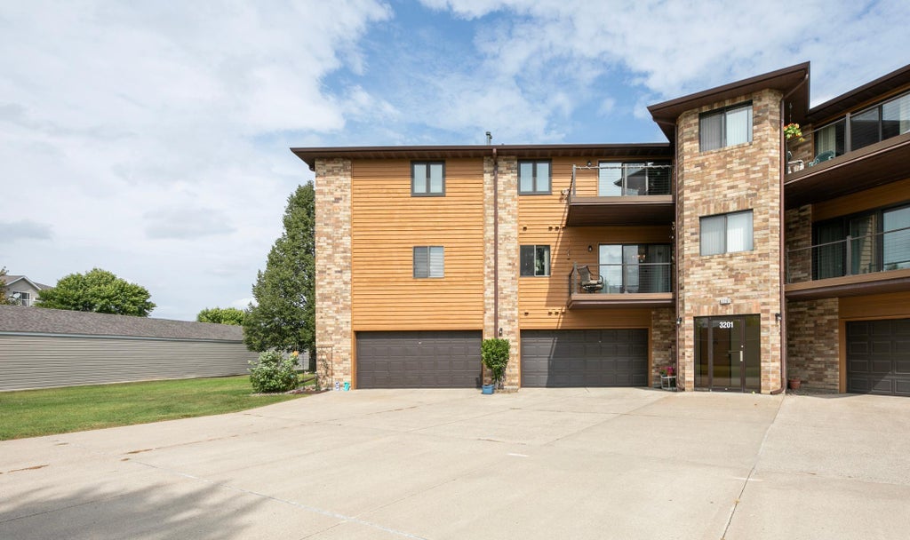 Photo of 3201 14th Street S #203, Moorhead, MN 56560 (MLS # 7140013)