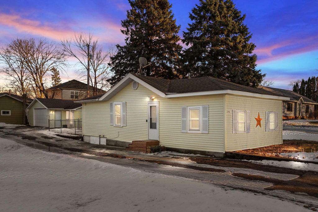 Photo of 2740 Larch Lane N, Plymouth, MN 55441 (MLS # 7022202)