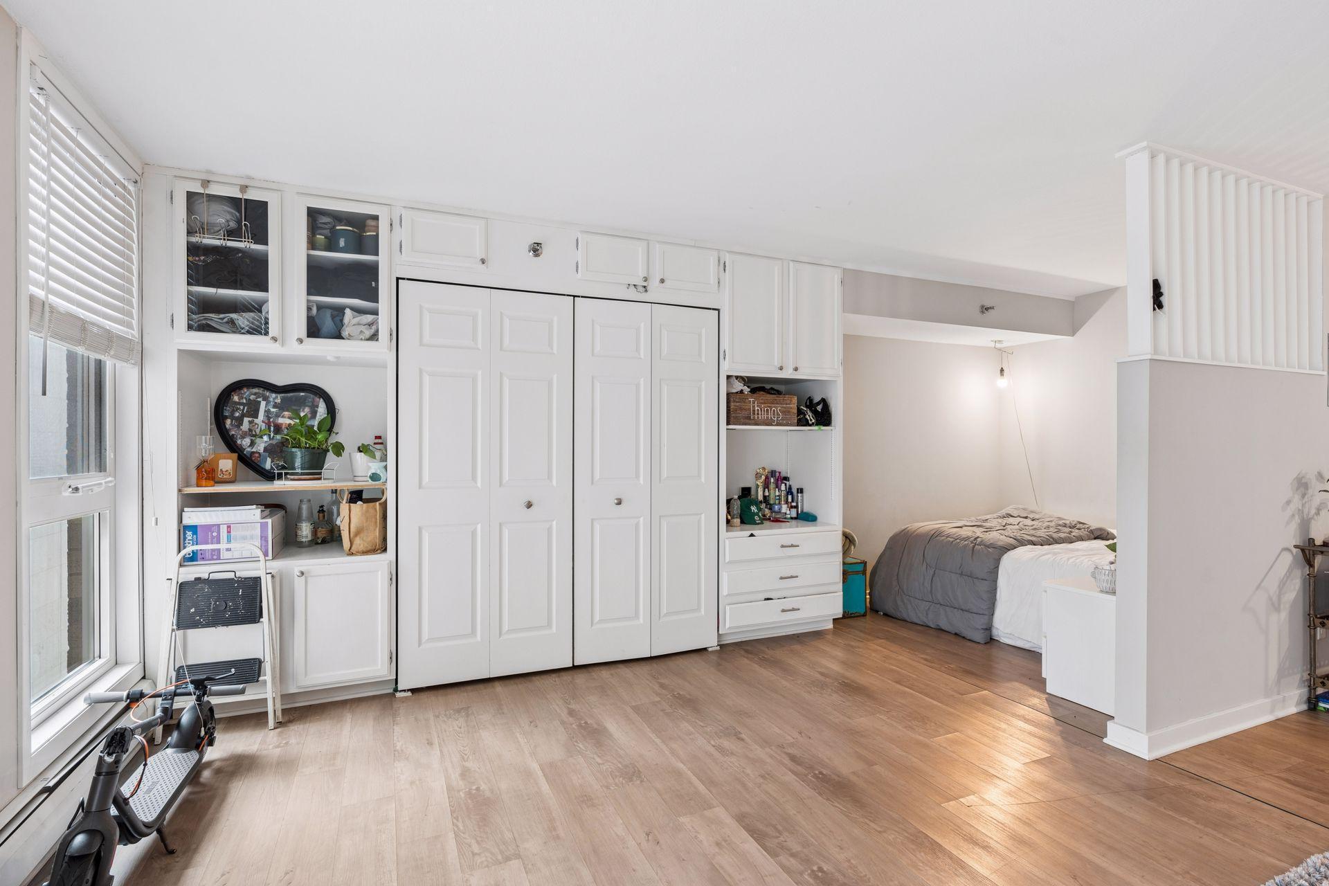 433 S 7th Street 2211