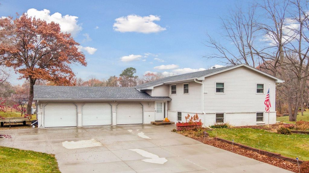 Photo of 18922 Yalta Street NE, East Bethel, MN 55092 (MLS # 7040274)