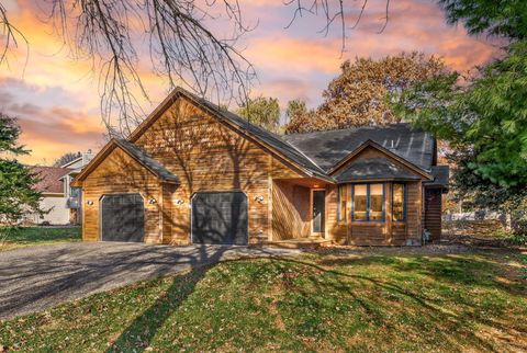 1516 Rushmore Drive Burnsville MN 55306