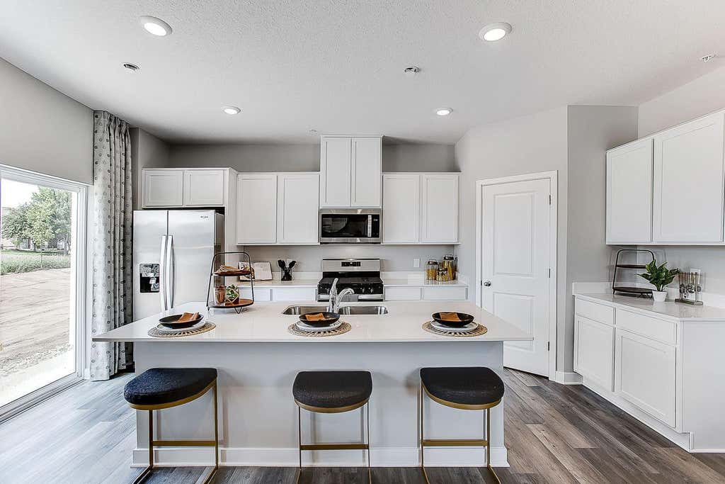 Photo of 17541 Driscoll Place, Lakeville, MN 55044 (MLS # 7120639)