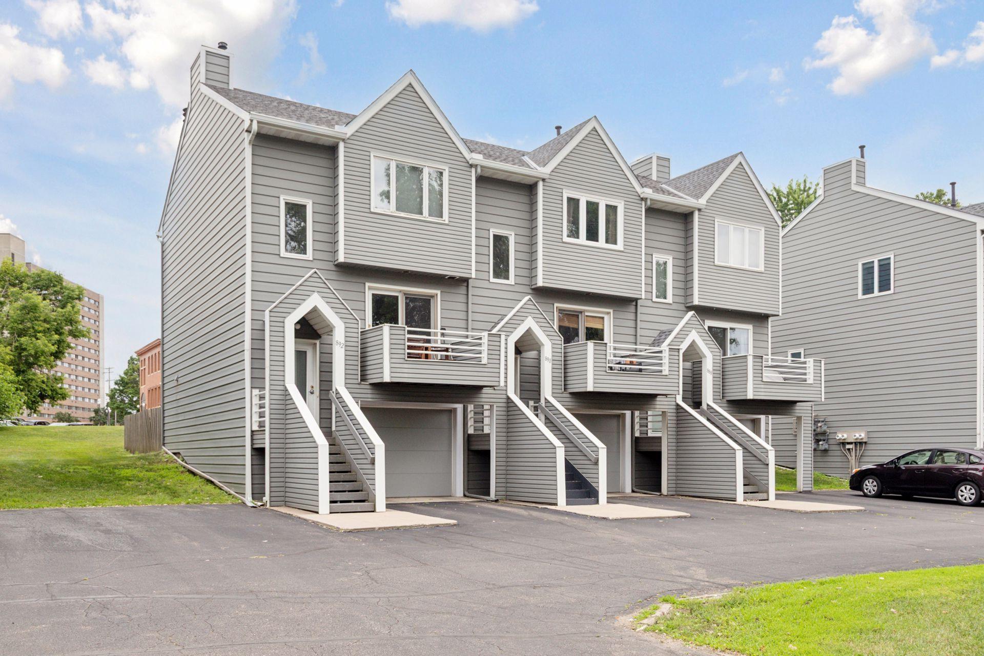 890 Hunt Place