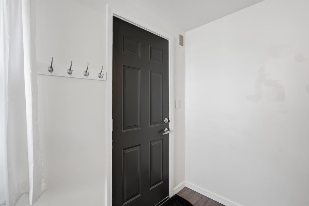 Photo of 900 Geranium Avenue E, Saint Paul, MN 55106 (MLS # 7071383)