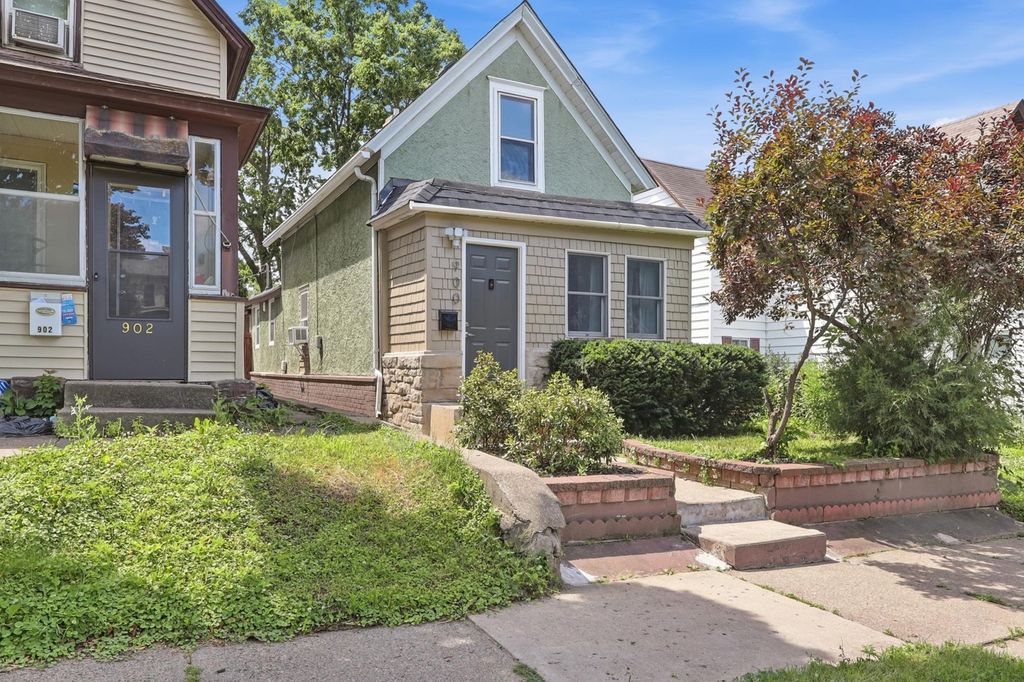 Photo of 900 Geranium Avenue E, Saint Paul, MN 55106 (MLS # 7071383)