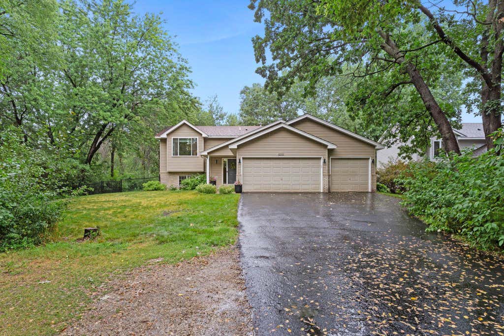 Photo of 8537 Xylite Street NE, Blaine, MN 55449 (MLS # 7119854)
