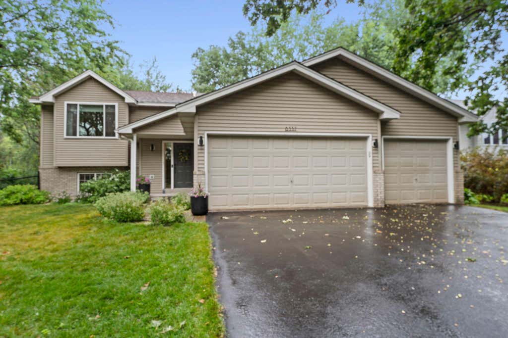 Photo of 8537 Xylite Street NE, Blaine, MN 55449 (MLS # 7119854)
