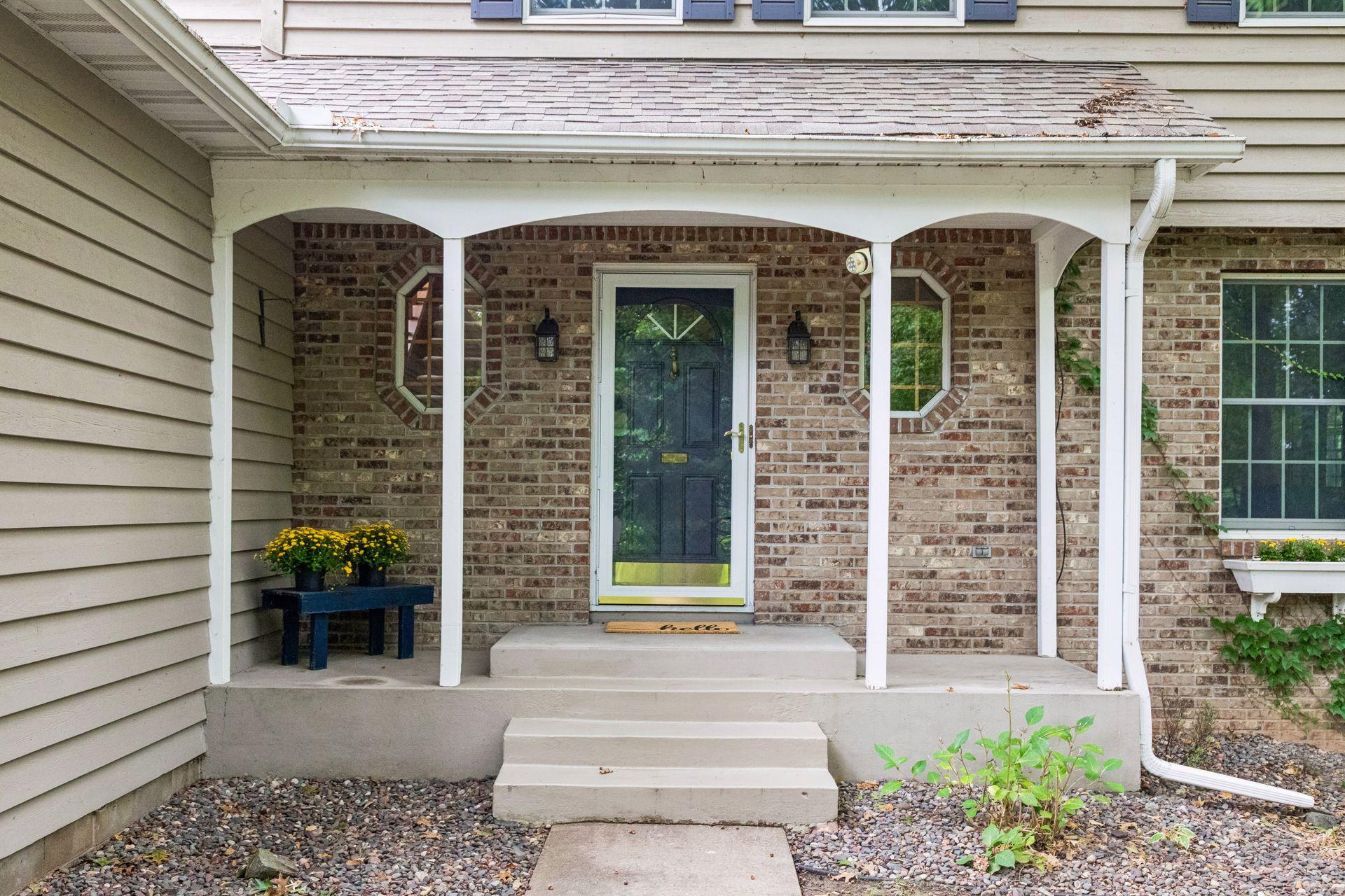 303 Hazel Street W