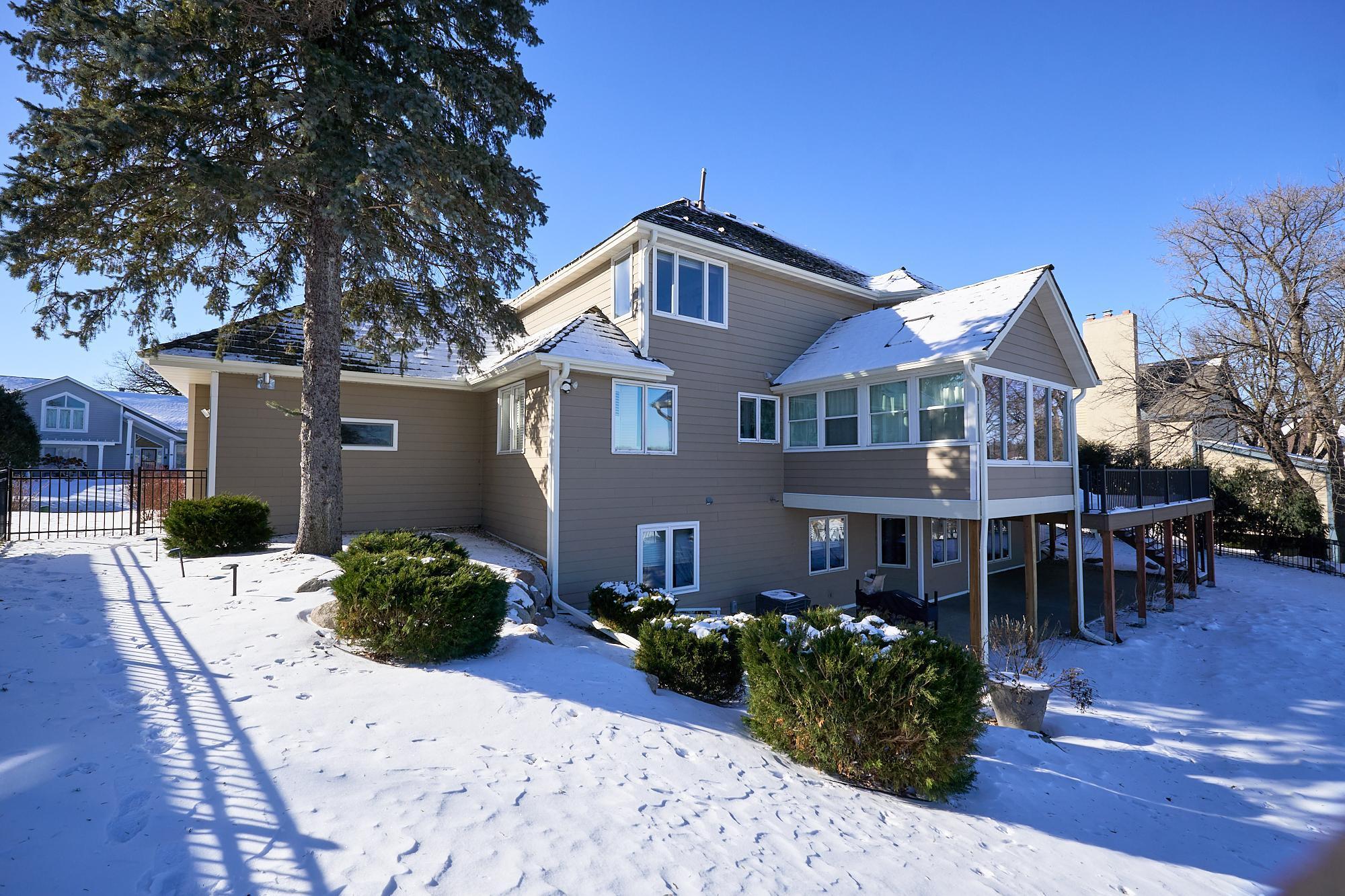 11472 Mount Curve Road